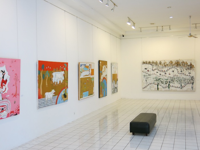Artsy Abroad: Fear, Frustration & the Art of the Forage